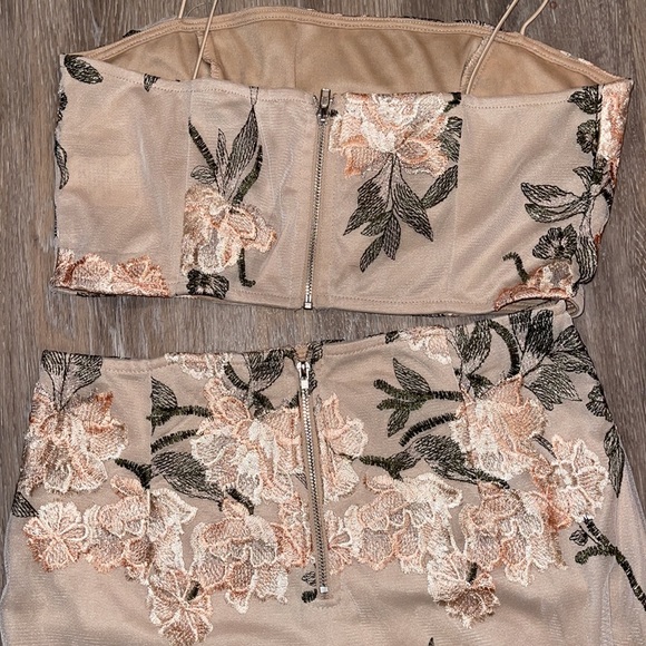 TOBI two piece embroider set - Picture 2 of 2